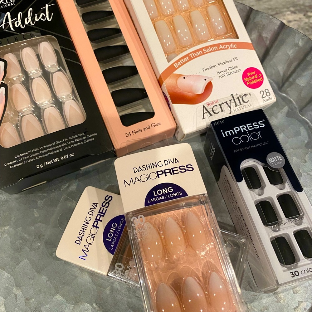 New/unopened Fake Nails- variety set of 6